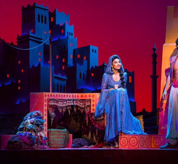 Il musical Aladdin vi porterà su un melodioso tappeto magico attraverso Singapore!