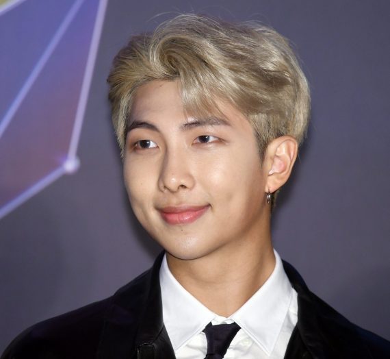 Il leader dei BTS RM è stato premiato da un’organizzazione coreana per il suo contributo alla conservazione del patrimonio culturale in Corea!